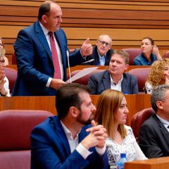 El PSOE califica de «esperpento» la reunión del portavoz del PP de Nava con el Consejero de Fomento