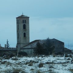 Nieve en los tejados y carreteras limpias en la comarca de Cuéllar