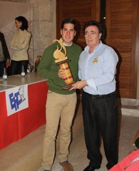 Jónathan Sanchez recibió el premio al mejor recortador