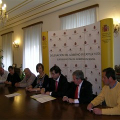 Sanchonuño firma un convenio con Tráfico y exhibición de la Guardia Civil en Fuentepelayo