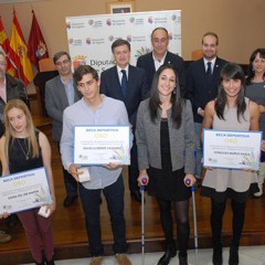 La Diputación concede becas a 20 deportistas de la comarca
