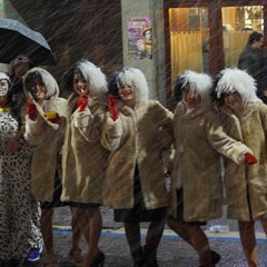 Noche de carnaval, «bajo la lluvia y nieve»