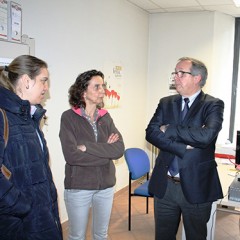 López Escobar visitó el centro de salud de Carbonero el Mayor