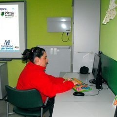 Rebeca Suarez, de la Fundación Personas, participa en el programa «Navega en internet de forma segura»
