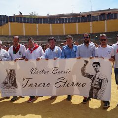Homenaje de la afición cuellarana a Víctor Barrio