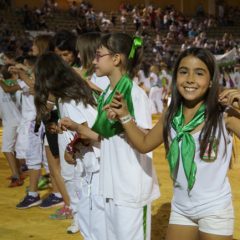 El desfile de Peñas y el baile del «A por ellos» para decir adíos a las fiestas del 2016