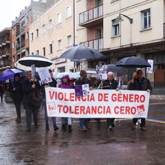 Marcha contra la violencia de género «bajo la lluvia» en Cuéllar