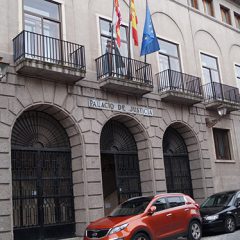 Una Juez de Segovia exige a Sanidad que provea al personal sanitario de equipos de protección