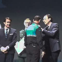 El cuellarano Oscar Escudero recibió la Medalla de Plata al Mérito de la Policía Local