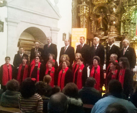 La Coral de Cuéllar y la orquesta de Fuentesauco en el concierto de Navidad