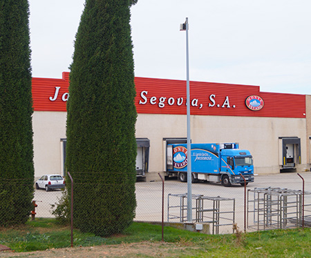 Jamones Segovia y UVESA reciben 2,3 millones en ayudas REINDUS
