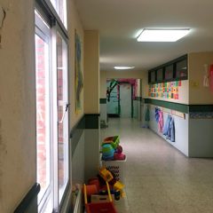Susto en San Gil al desprenderse la escayola en uno de los pasillos del colegio