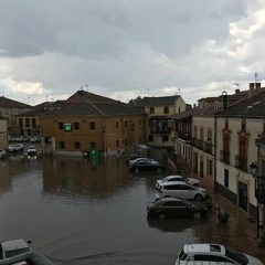 Una fuerte tormenta inunda las calles de Fuentepelayo