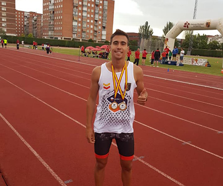 Edu Esteban campeón sub-23 y absoluto de Castilla y León en 800 metros