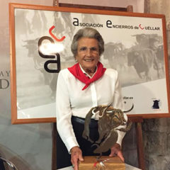 María Domecq recogió el trofeo al mejor encierro de Cuéllar