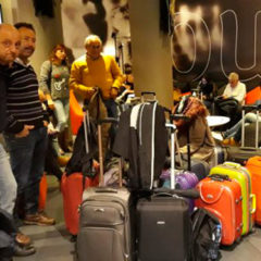 27 vecinos de Fuentepelayo llevan 2 días en el aeropuerto de Bruselas por la huelga