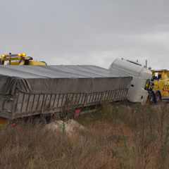 Nuevo accidente de un camión en la autovía A-601 en Cuéllar