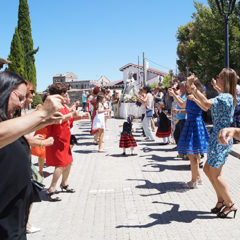Bailes a la Asunción y por San Roque en Hontalbilla