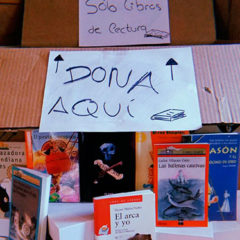Navidades solidarias en Mata de Cuéllar, donación de libros para los hogares de ‘Nuevo Futuro’