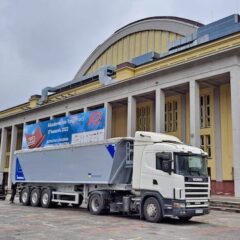 Granalu y más de 15 empresas envían un camión a Polonia con material humanitario